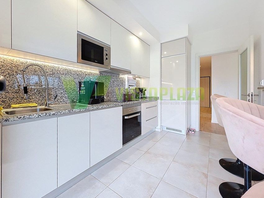Imagem Cozinha de apartamento t4 em Rua do Fojo, 44