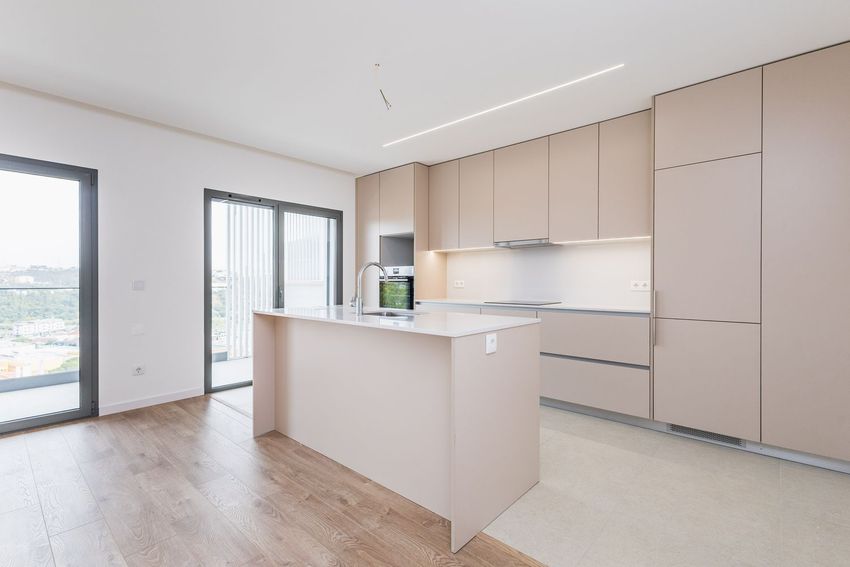 Imagem Cozinha de apartamento t3 em Rua Cidade de São Felipe, 81