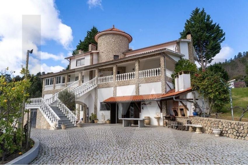 Imagem Fachada de  quinta em Estrada Sem Nome