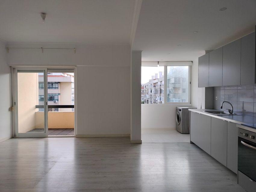 Imagem Cozinha de apartamento t2 em Avenida Brasília, 18