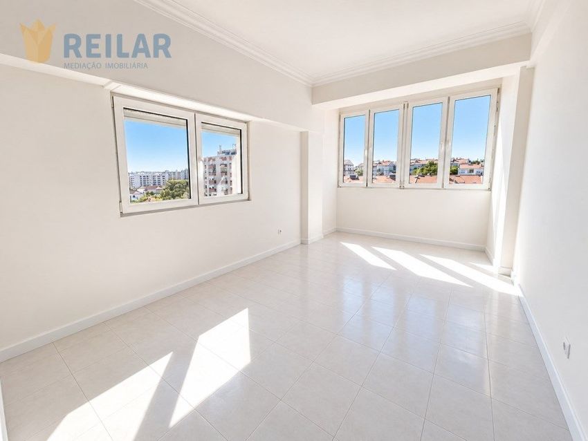 Imagem Divisão de apartamento t2 em Santa Iria de Azoia - São João da Talha - Bobadela