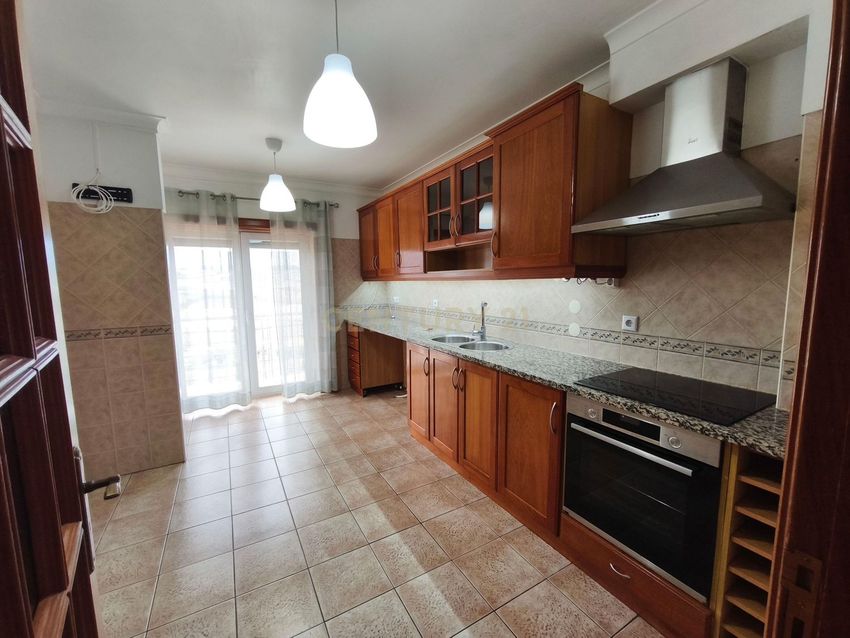 Imagem Cozinha de apartamento t4 em Rua Dom Sancho I, 66