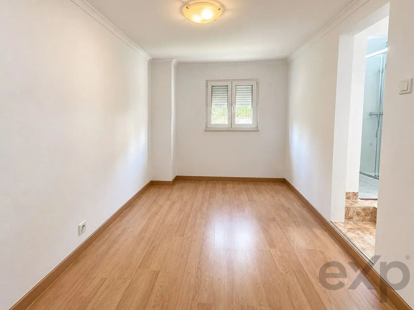 Imagem Divisão de apartamento t2 em Rua Acácio de Paiva