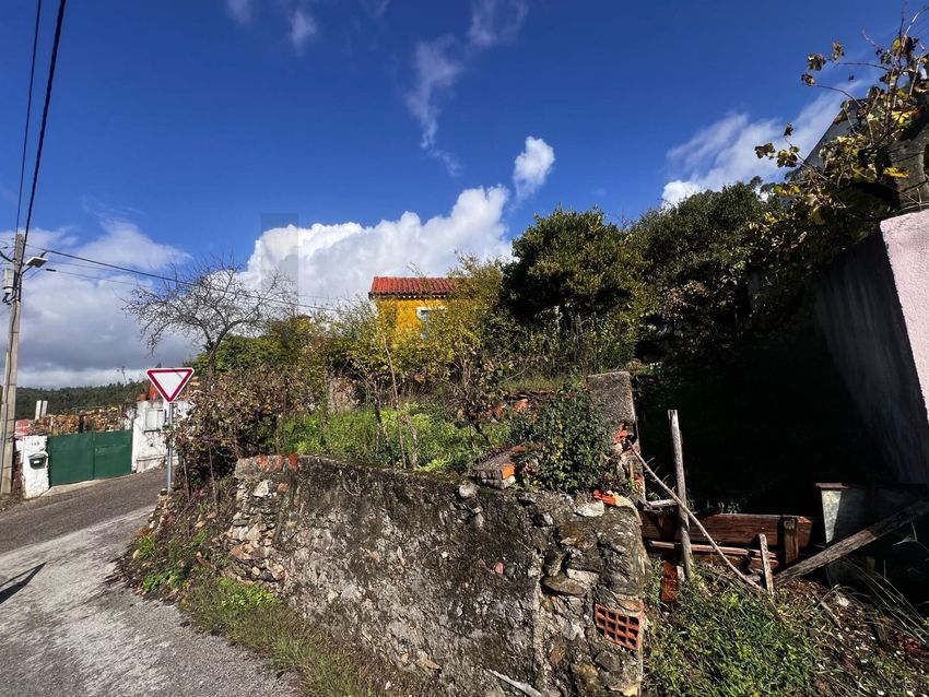Imagem Fachada de  casa ou moradia em Carvalhal