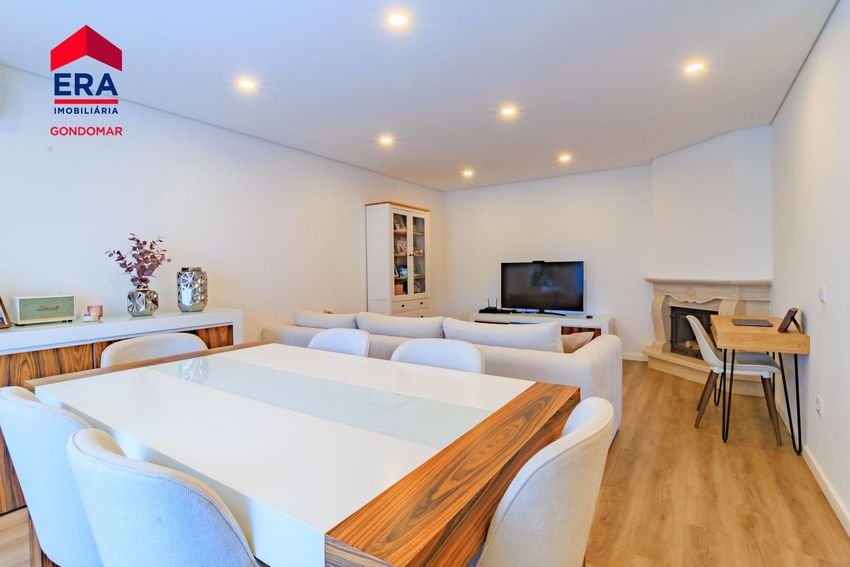 Imagem Sala de estar de apartamento t3 em Foz de Sousa s/n