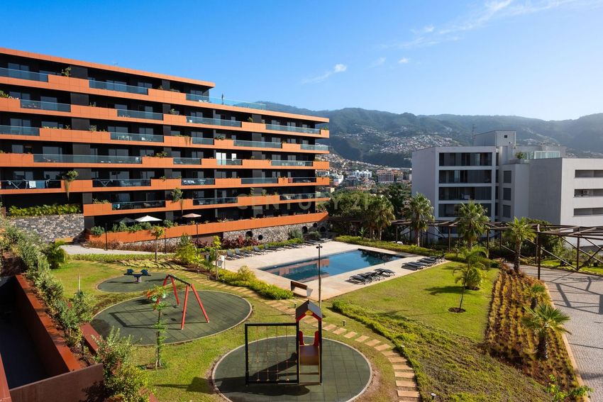 Imagem Piscina de apartamento t2 em Caminho das Virtudes