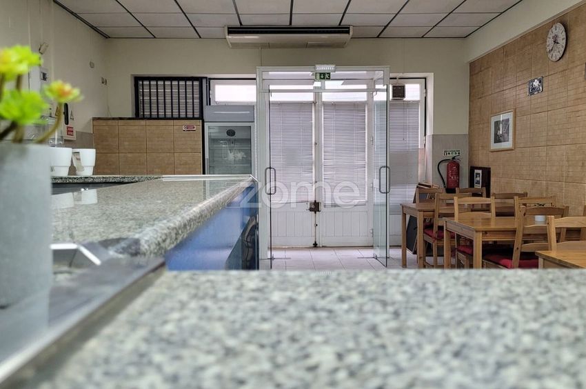 Imagem Sala de jantar de espaço comercial em Almeirim