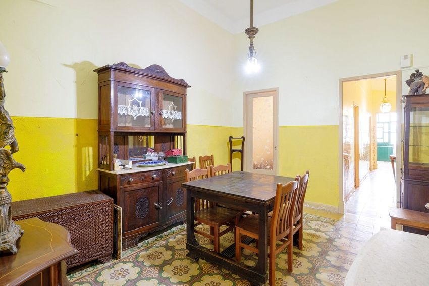 Imagem Sala de jantar de apartamento t4 em Baixa