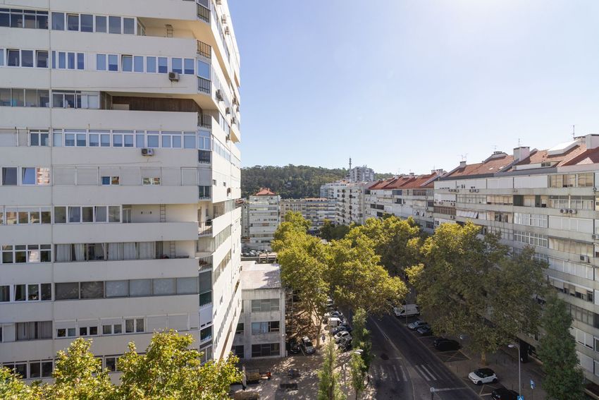 Imagem Vistas de apartamento t4 em Rua Professor Reinaldo dos Santos, 14