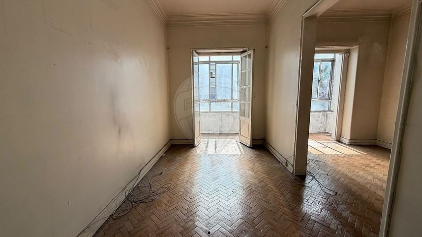 Imagem Divisão de apartamento t1 em Rua Doutor José Baptista de Sousa
