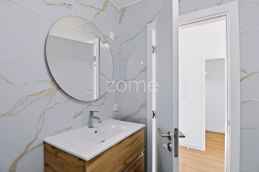 Imagem Casa de banho de apartamento t1 em Rua António Bessa Leite, 958