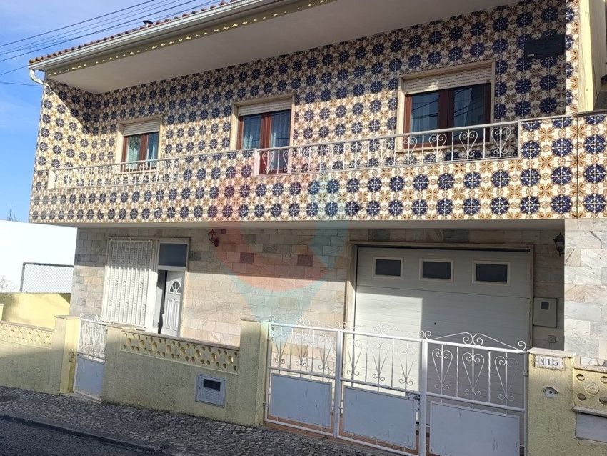Зображення Фасад,  окремий будинок чи котедж, Rua do Paraíso