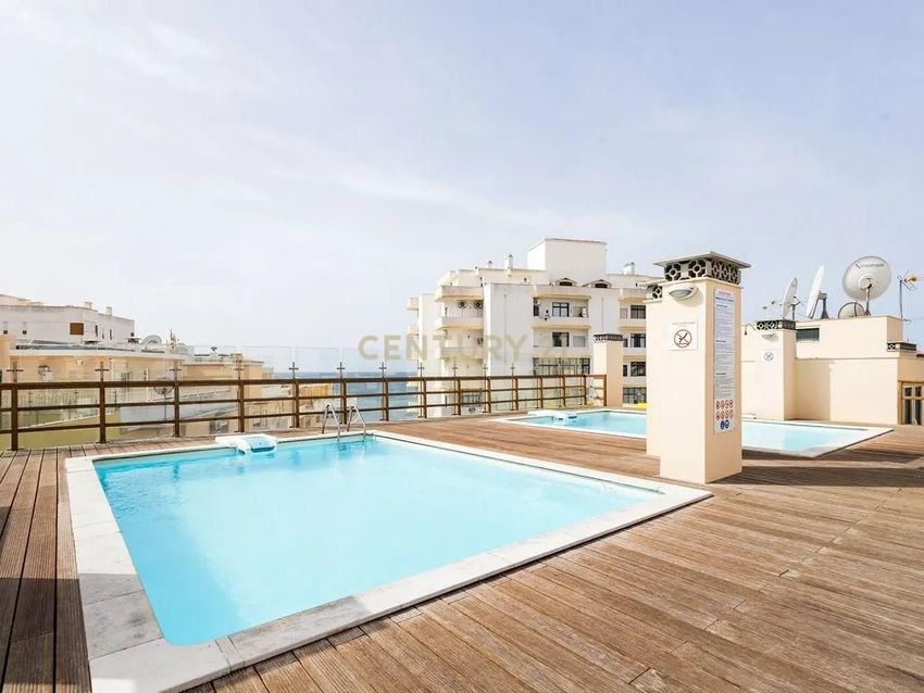 Imagem Piscina de apartamento t2 em Avenida Beira Mar