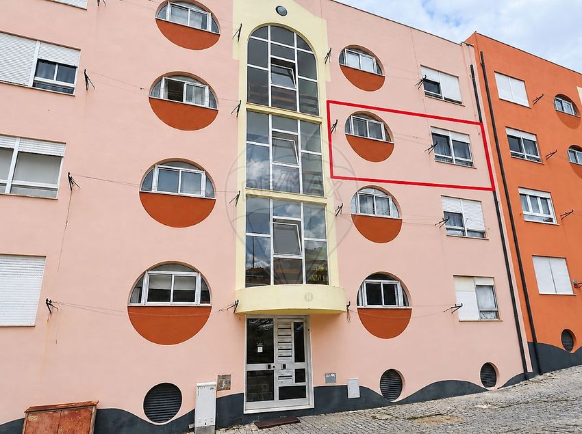 Imagem Vistas de apartamento t3 em Praceta Professor Doutor Francisco da Luz Rebelo Gonçalves