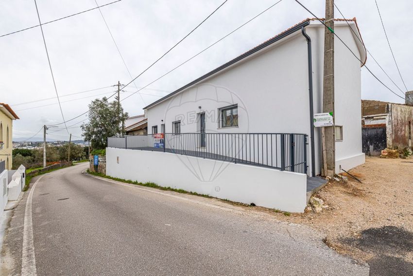 Imagem Fachada de apartamento t5 em Rua do Martingil, 54