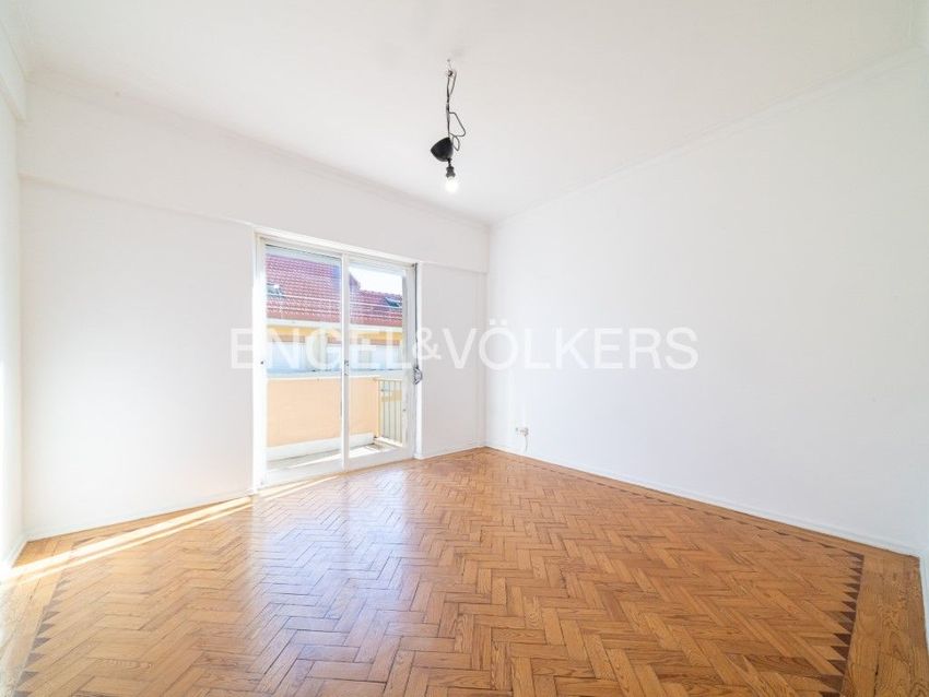 Imagem Divisão de apartamento t4 em Beato