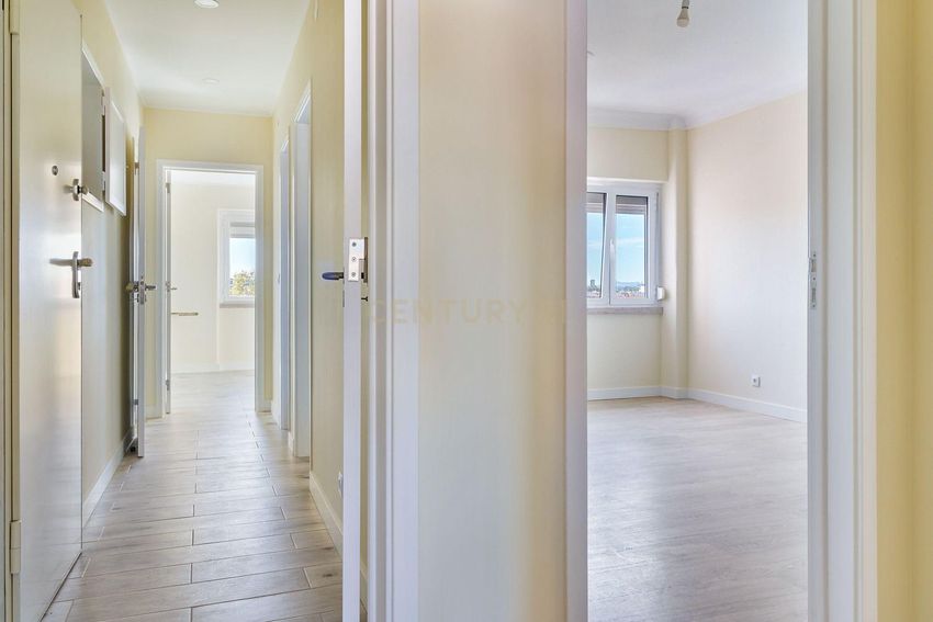 Imagem Corredor de apartamento t3 em Avenida de Roma, 87