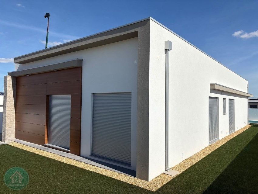 Imagem Fachada de  moradia independente em Brejos de Azeitão