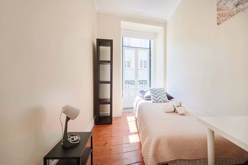 Imagem Sala de estar de quarto em Rua do Telhal, 43