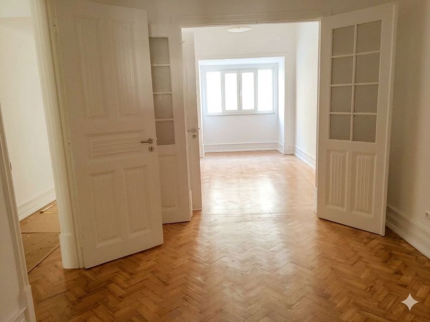 Imagem Divisão de apartamento t3 em Rua Rosa Damasceno, 15