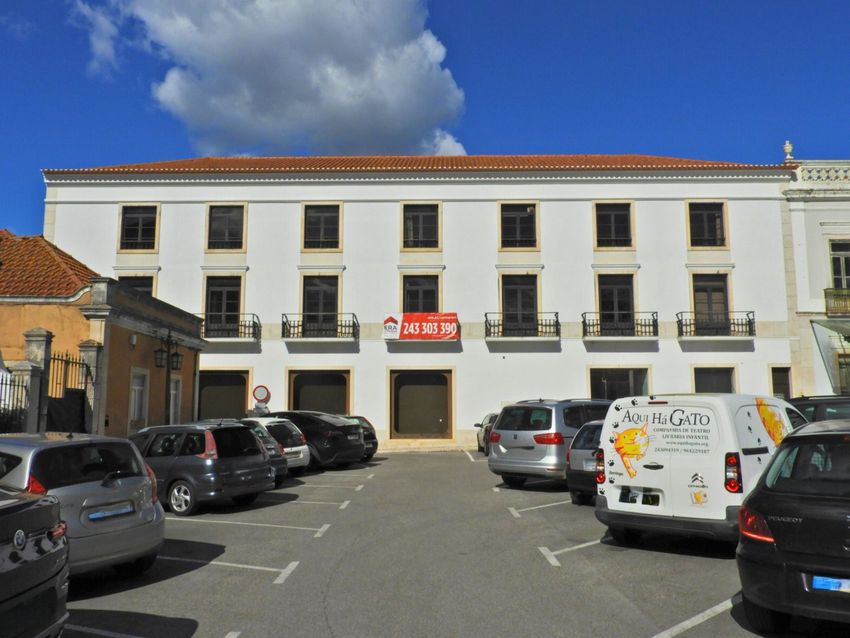 Imagem Vistas de prédio de uso misto em Centro Histórico