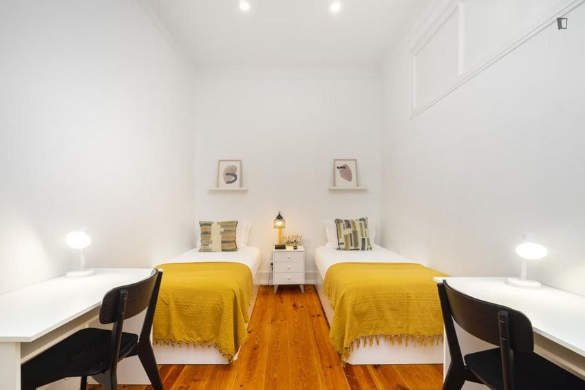 Imagem Sala de estar de quarto em Rua Bernardim Ribeiro