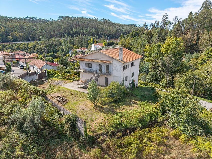 Imagem Fachada de  moradia independente em Espinho