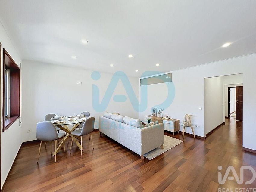 Imagem Sala de estar de apartamento t3 em Pedrouços