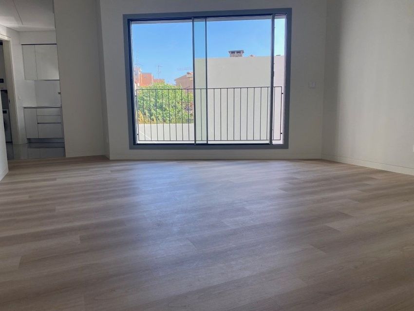 Imagem Divisão de apartamento t1 em Rua Cima