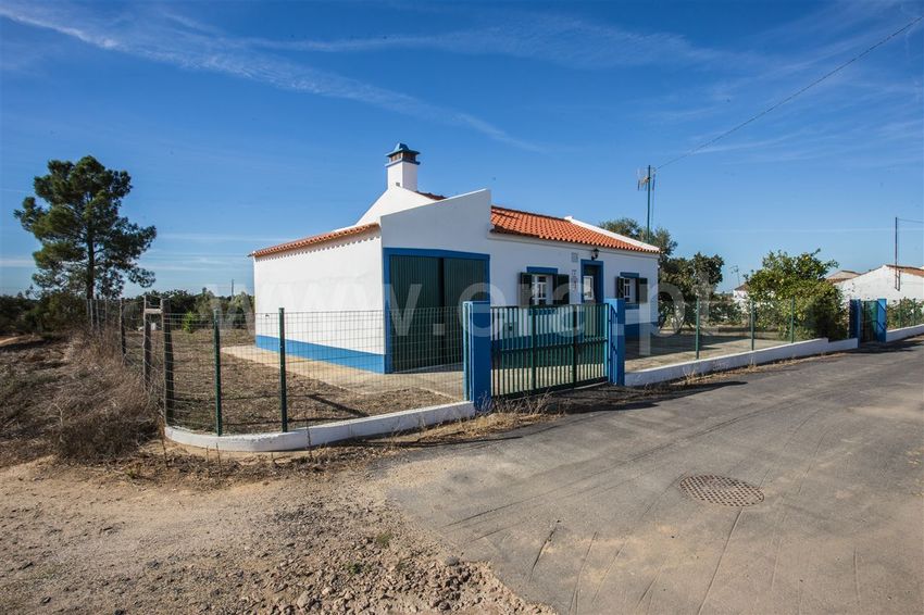 Imagem Fachada de  moradia independente em Bicos