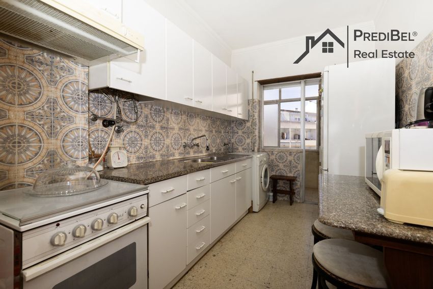 Imagem Cozinha de apartamento t2 em Mem Martins