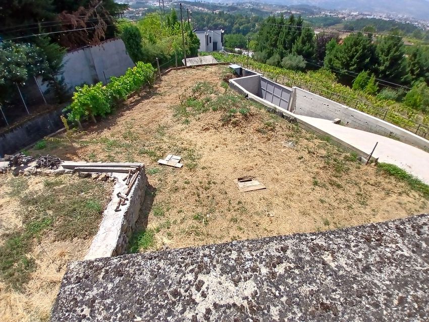 Imagem Terreno de terreno em Rua do Bairro do Pisco, 10