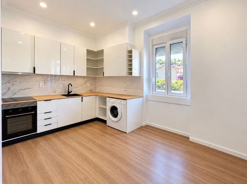 Imagem Cozinha de apartamento t1 em Rua General Daniel de Sousa, 95
