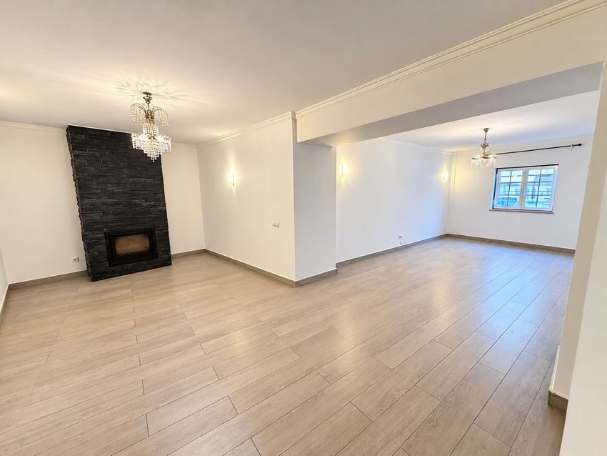 Imagem Sala de estar de  moradia em banda em Azambuja