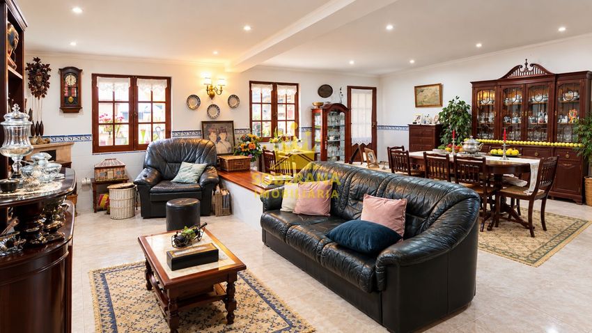 Imagem Sala de estar de apartamento t4 em Rio Maior