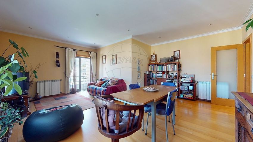 Imagem Sala de estar de apartamento t3 em Avenida 25 de Abril