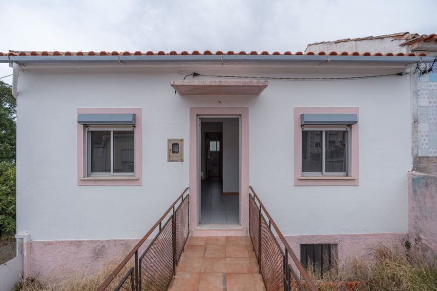Imagem Fachada de apartamento t2 em Rua Gil Vicente, 16