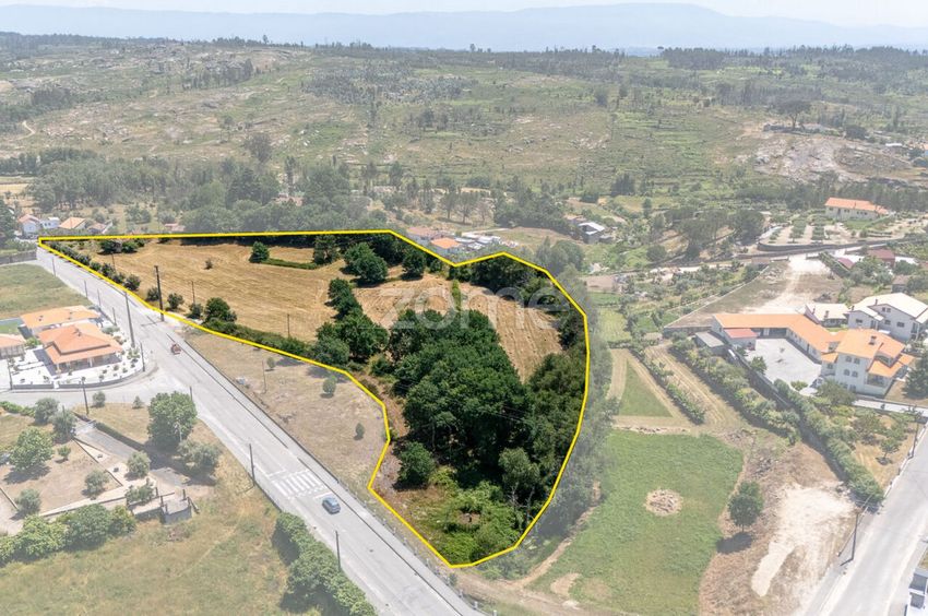 Imagem Vistas de terreno em Rua da Quinta de Baixo