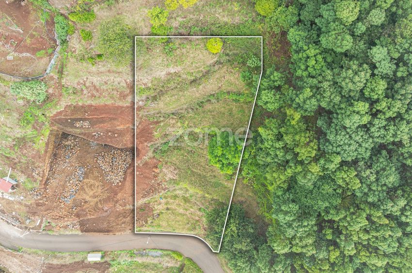 Imagem Terreno de terreno em Travessa Manuel de Sá Bacatela