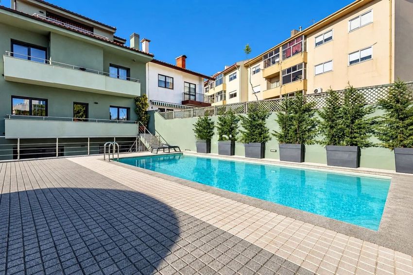 Imagem Piscina de  moradia independente em Avenida Jorge Correia