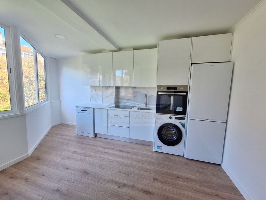 Imagem Cozinha de apartamento t3 em Reboleira