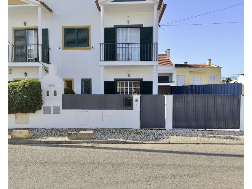 Зображення Фасад,  будинок на дві сім'ї, Santiago (Sesimbra)