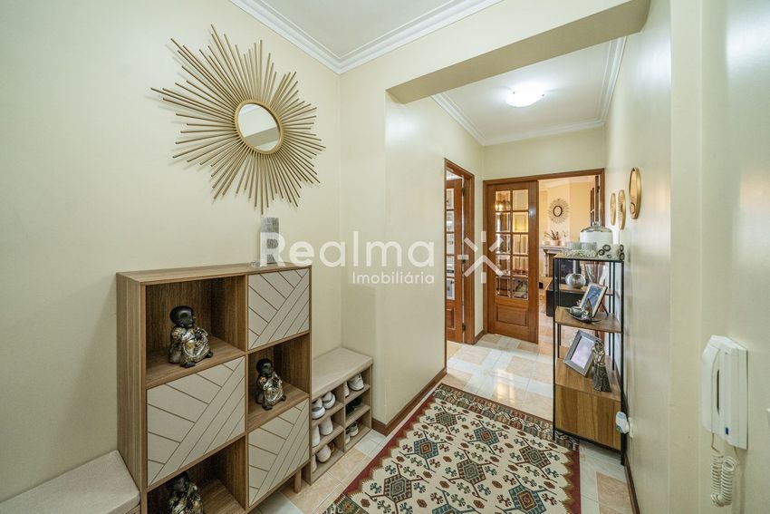 Imagem Sala de estar de apartamento t2 em Rua Dom João de Castro