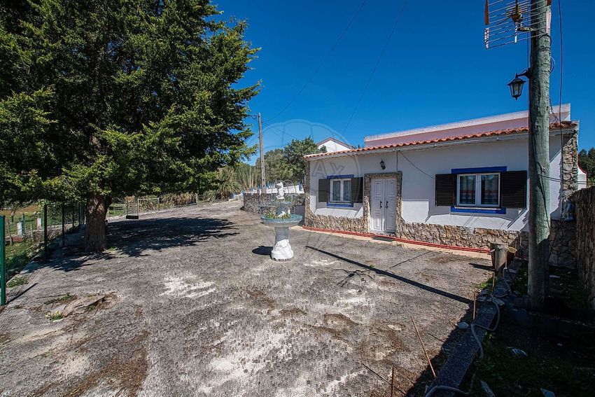 Imagem Fachada de  moradia independente em Manique do Intendente - Vila Nova de São Pedro - Maçussa