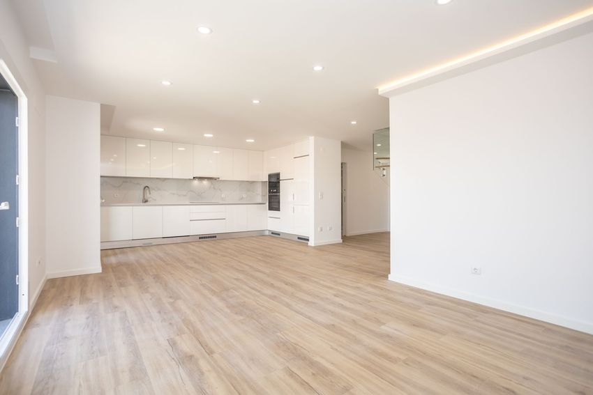 Imagem Divisão de apartamento t3 em Avenida 5 de outubro c/ R. Filipe Nery, 233