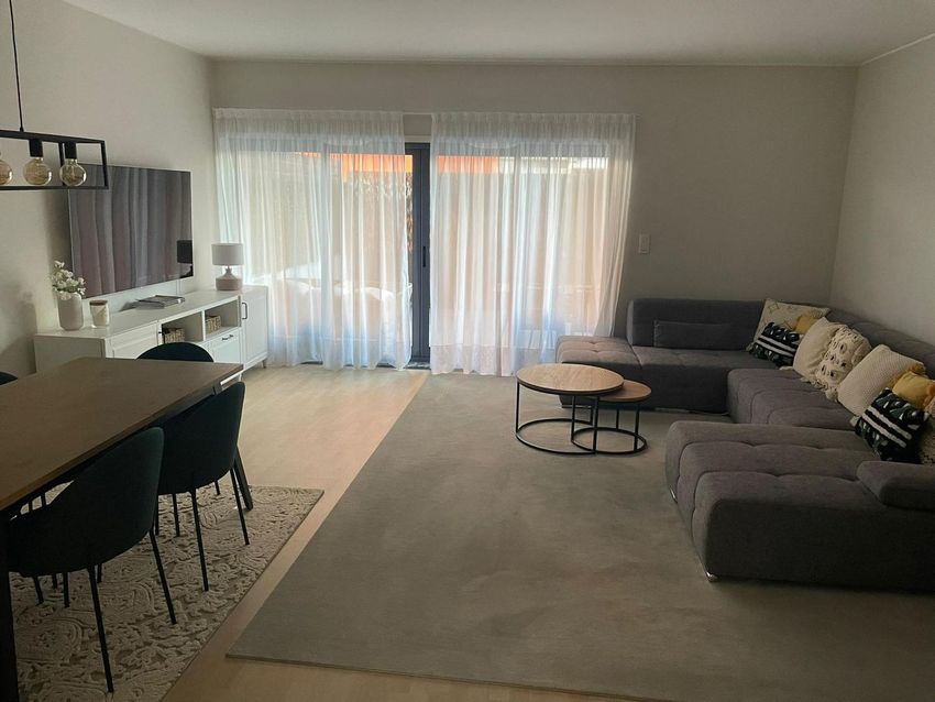 Imagem Sala de estar de apartamento t3 em Rua Carlos Paredes