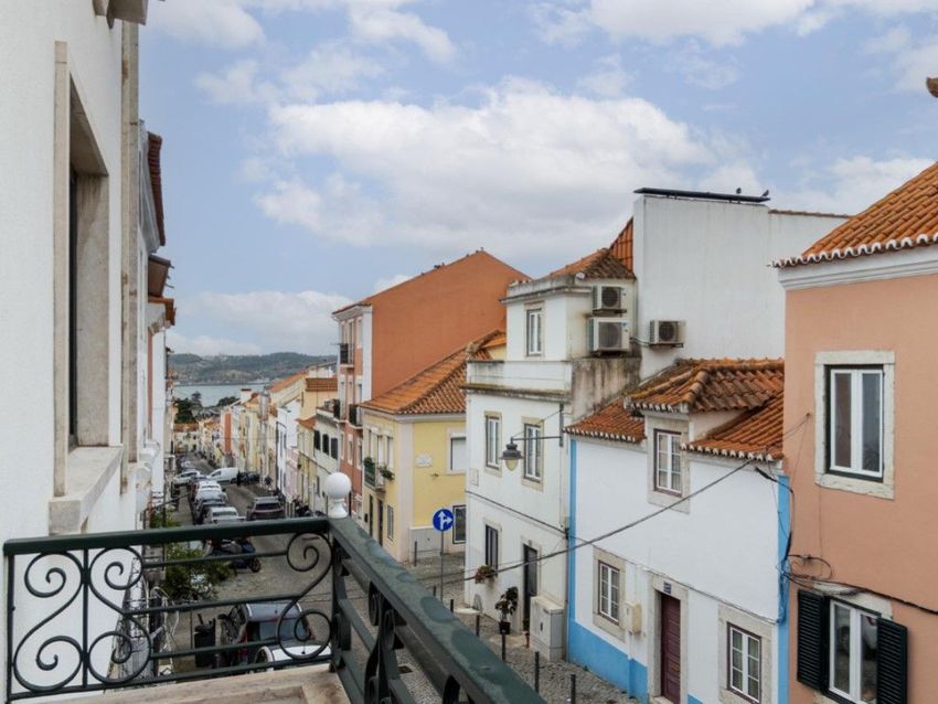 Imagem Fachada de apartamento t2 em Rua das Mercês, 112