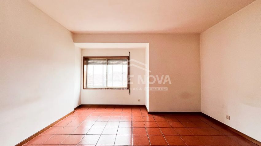 Imagem Divisão de apartamento t3 em Rua Pedro Álvares Cabral
