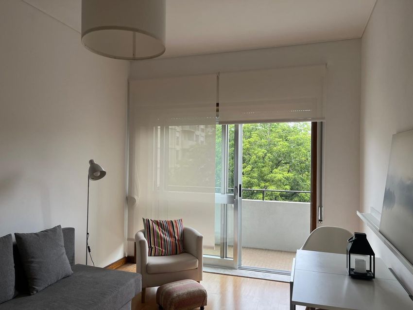 Imagem Sala de estar de apartamento t1 em Rua João Baptista Lavanha