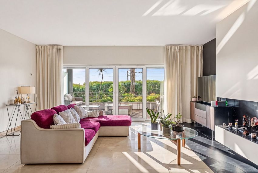 Imagem Sala de estar de apartamento t2 em Rua Avencas s/n